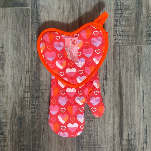 Spritz 2pc Hearts Oven Mitt and Pot Holder Set - Picture 2 of 2